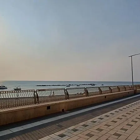 Sul Lungomare Di *