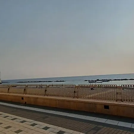 Sul Lungomare Di * Torre Melissa