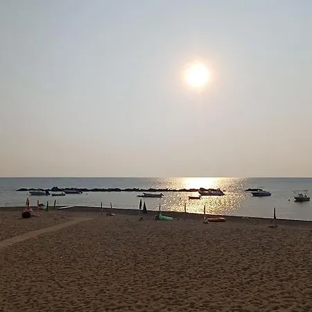 Sul Lungomare Di * Torre Melissa